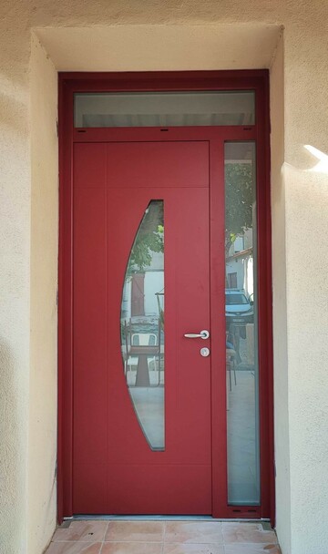 Confiez-nous l'installation de votre porte d’entrée sur mesure alu ou PVC à Béziers Confiez-nous l'installation de votre porte d’entrée sur mesure alu ou PVC à Béziers